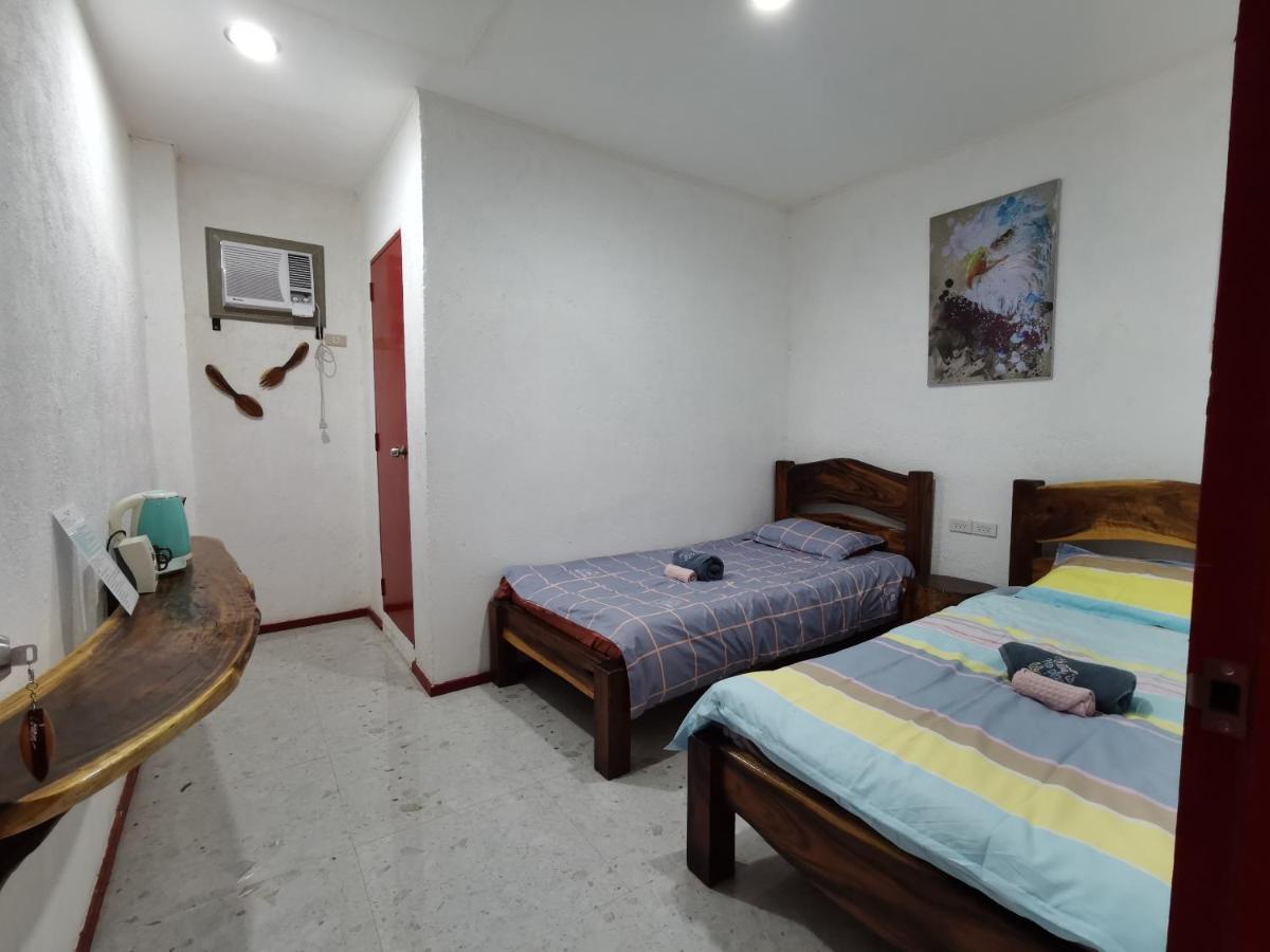 Panda Guest House Корон Екстериор снимка