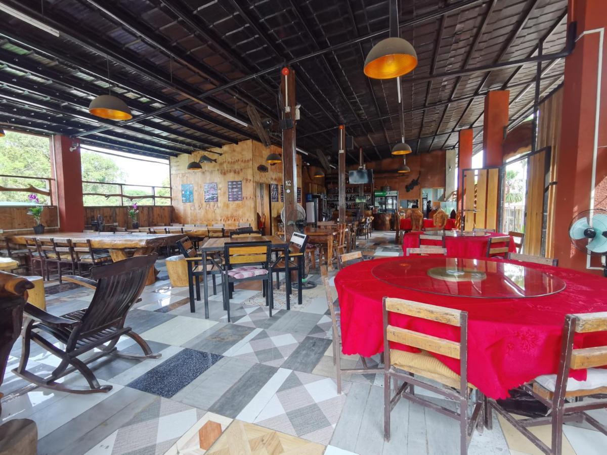 Panda Guest House Корон Екстериор снимка