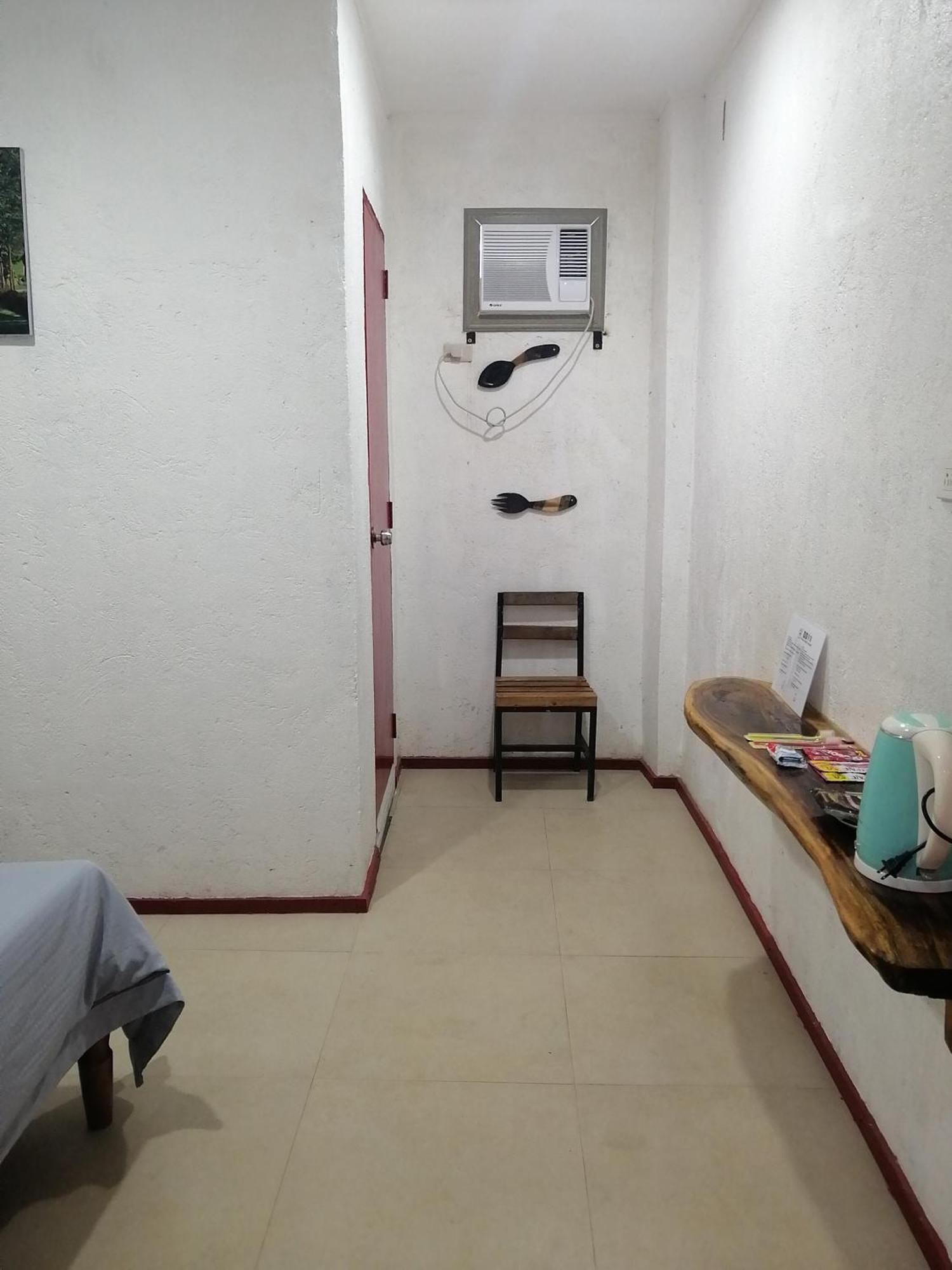 Panda Guest House Корон Екстериор снимка