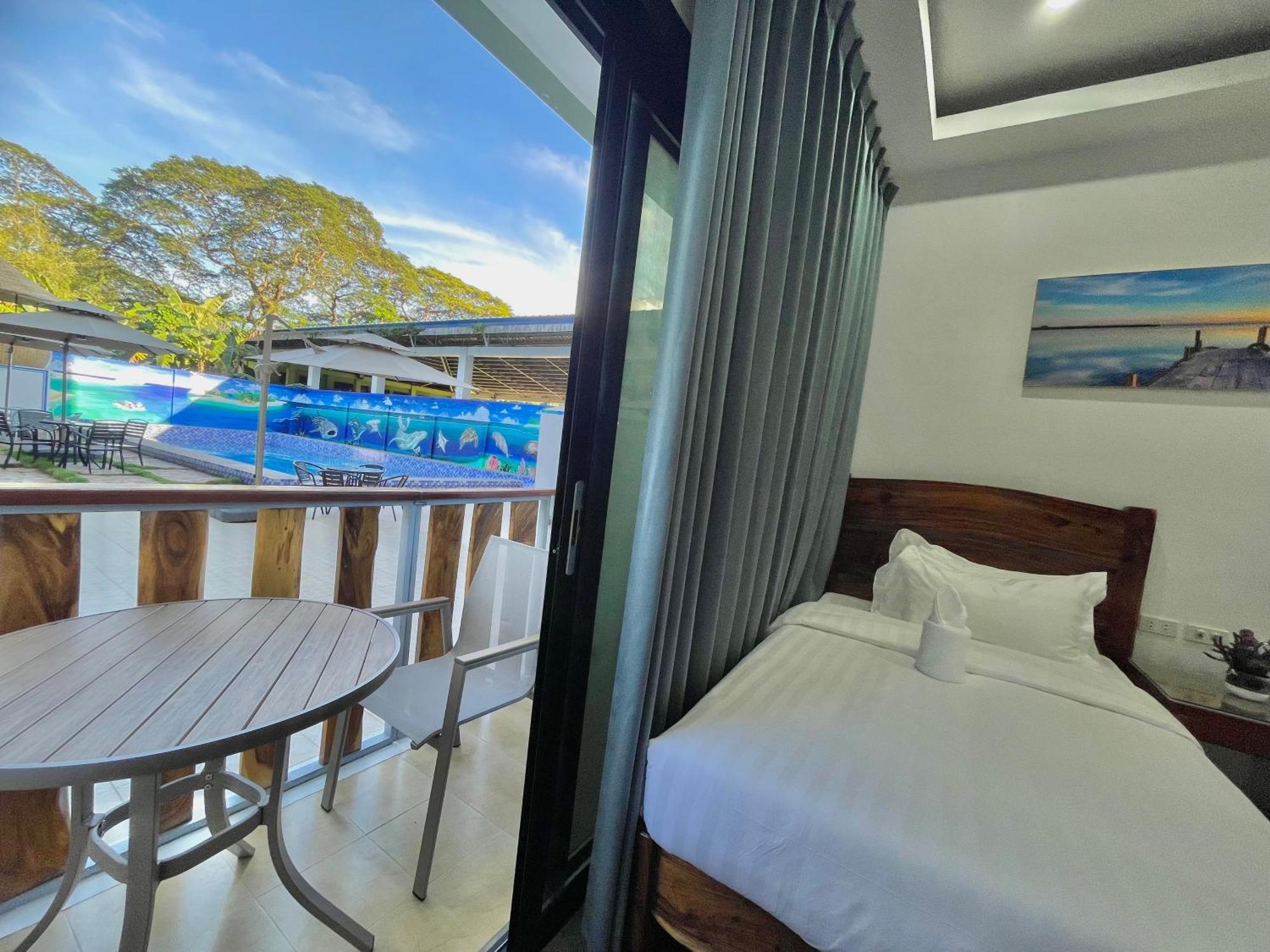 Panda Guest House Корон Екстериор снимка
