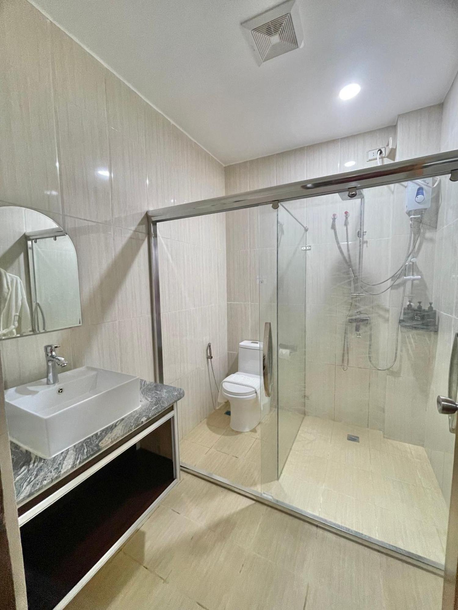 Panda Guest House Корон Екстериор снимка